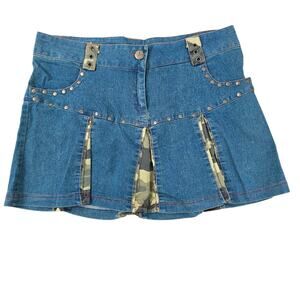 Vintage Y2K Low Rise Denim Mini Skirt Size S Pleated Studded 2000s Micro Camo